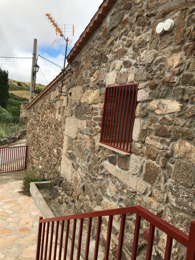 בית הארחה Navasequilla 	Casa Sierra De Gredos מראה חיצוני תמונה